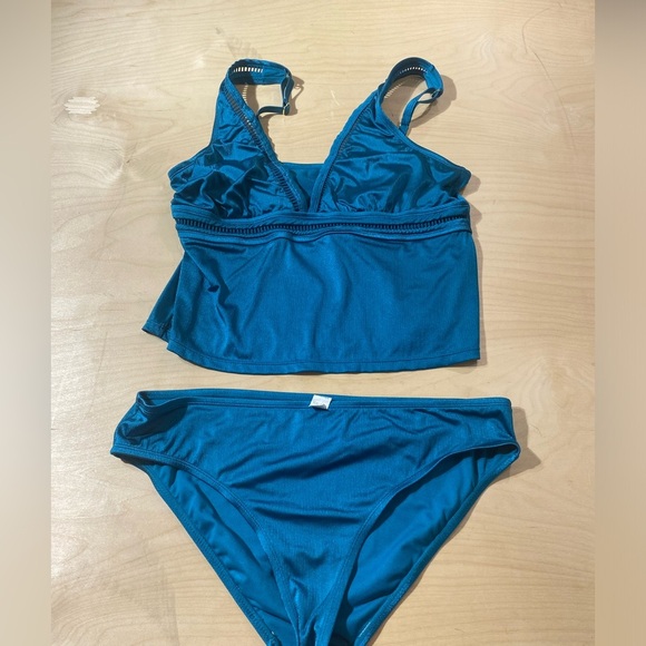 Fresh Water Two Piece Swimsuit XXL (JI) - Picture 7 of 11